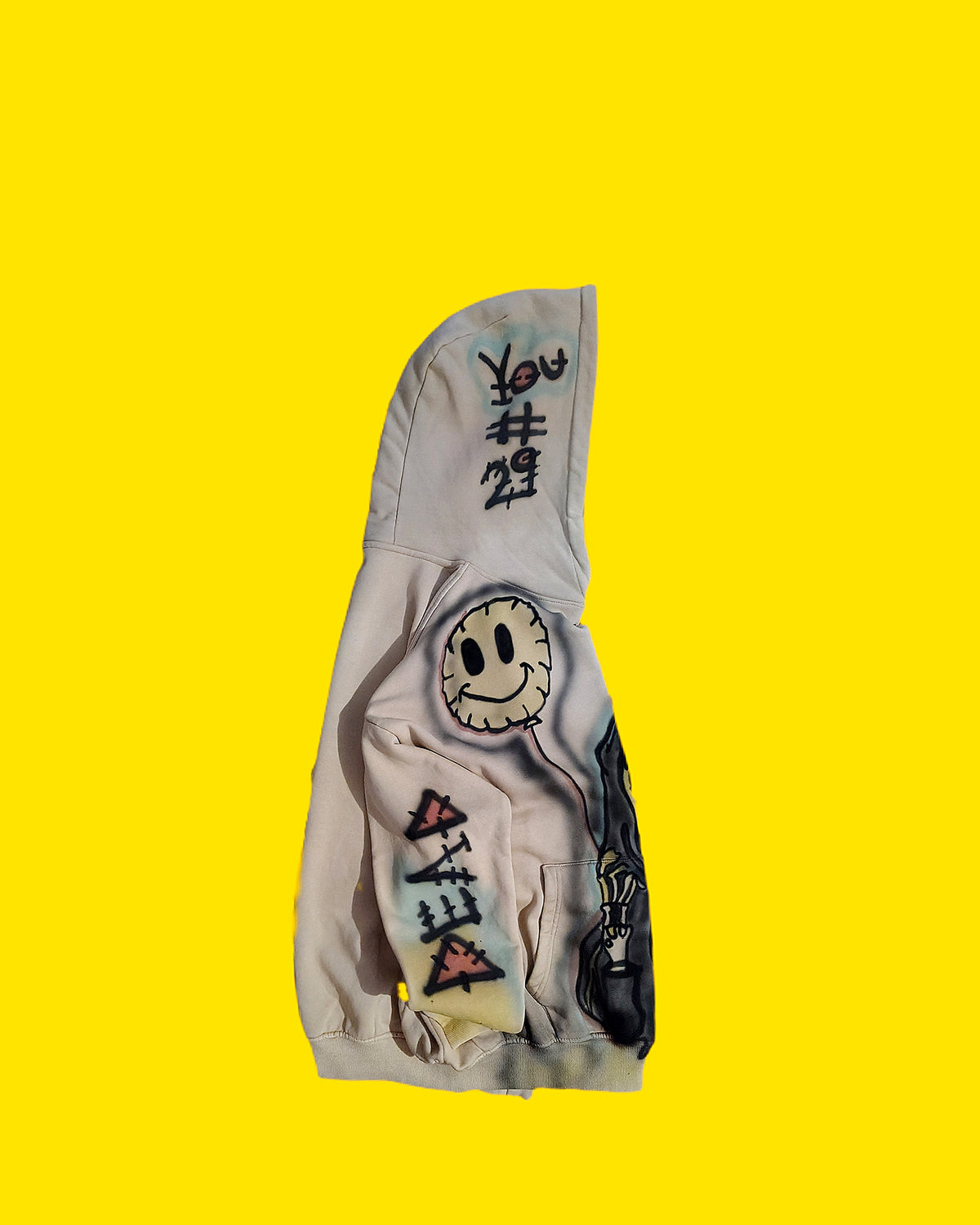 The Art Exhibit Dead Happy #29. (L/XL)