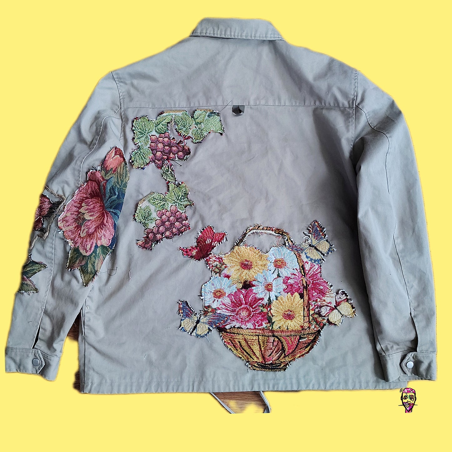 The Art Exhibit Grapes wine and Floral vine Jacket(XL)