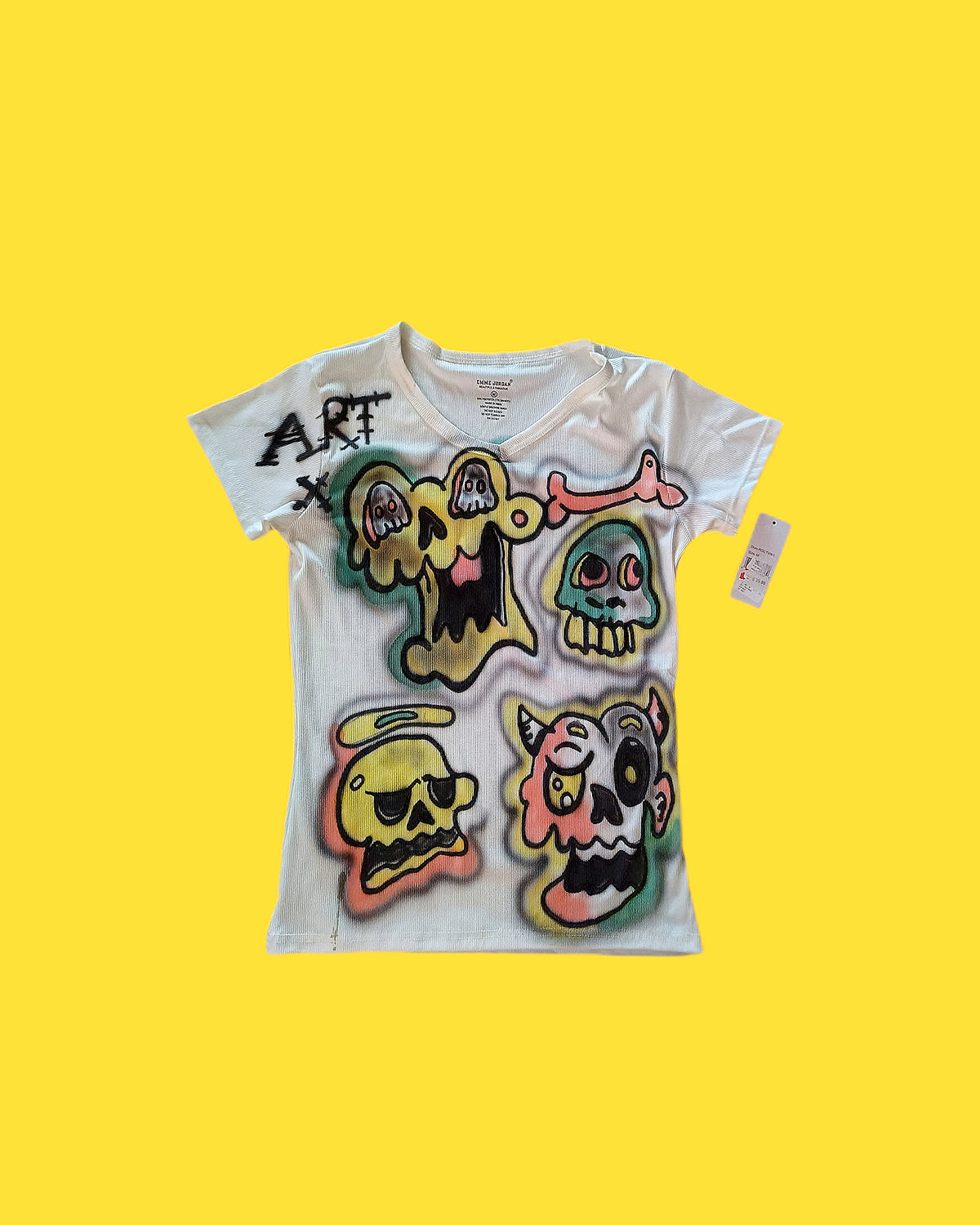 Art Exhibit Yellow Skull 17 (m)